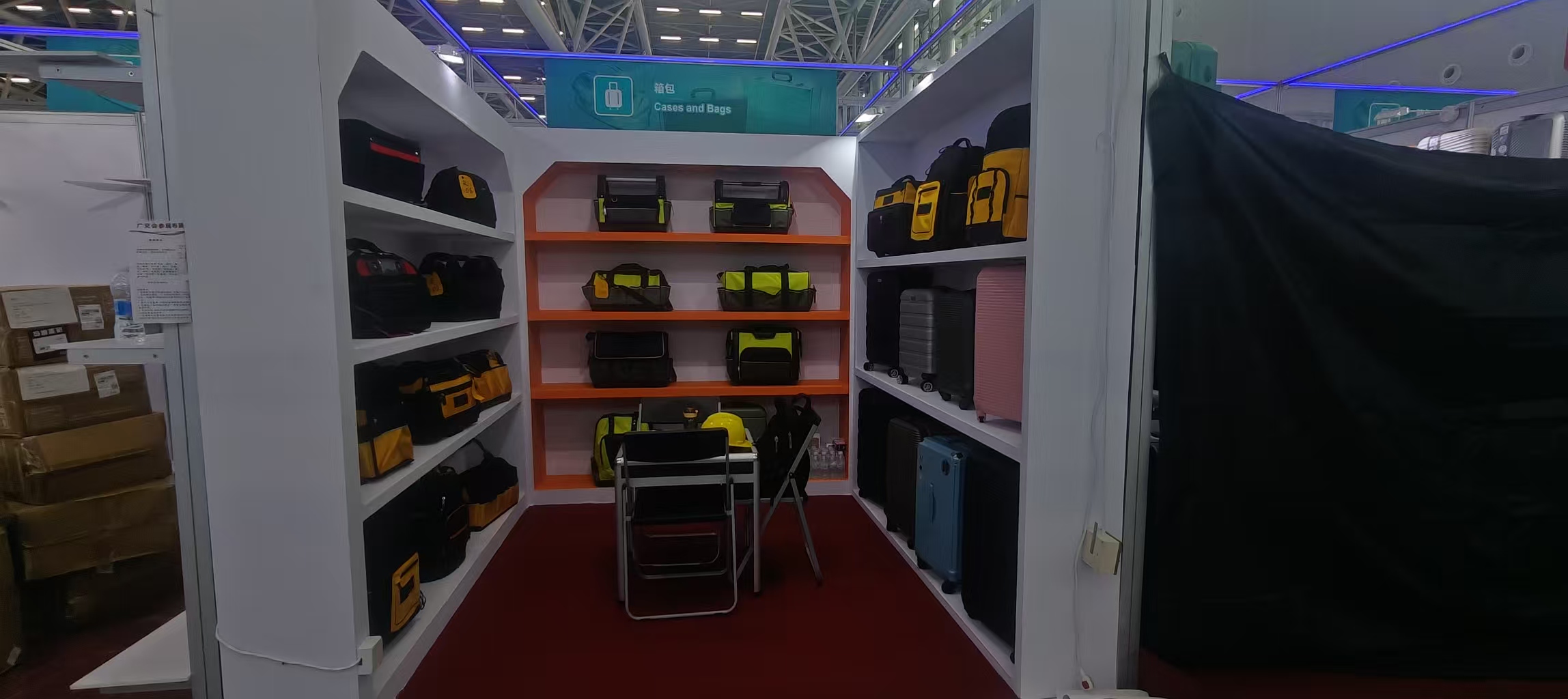 Syarikat Kami Berjaya Mempamerkan Keupayaan Pengilangan Beg Alat Profesional di Pameran Canton Autumn 2025